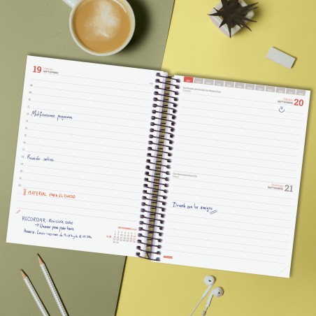 30894-AGENDA ESCOLAR 2025-2026 ESPIR E10-155X212 1DIA PAGINA NEGRO+ FINOCAM 633126026